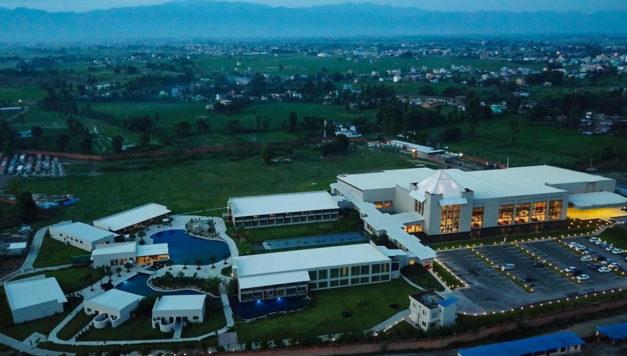 Tiger Palace Resort Bhairāhawā Exterior foto