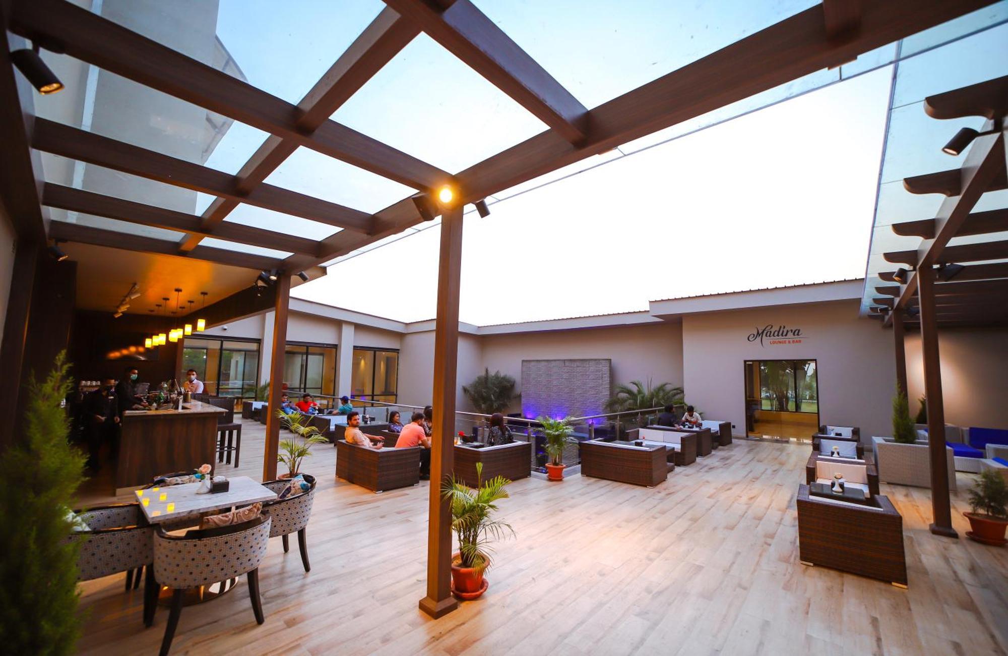 Tiger Palace Resort Bhairāhawā Exterior foto